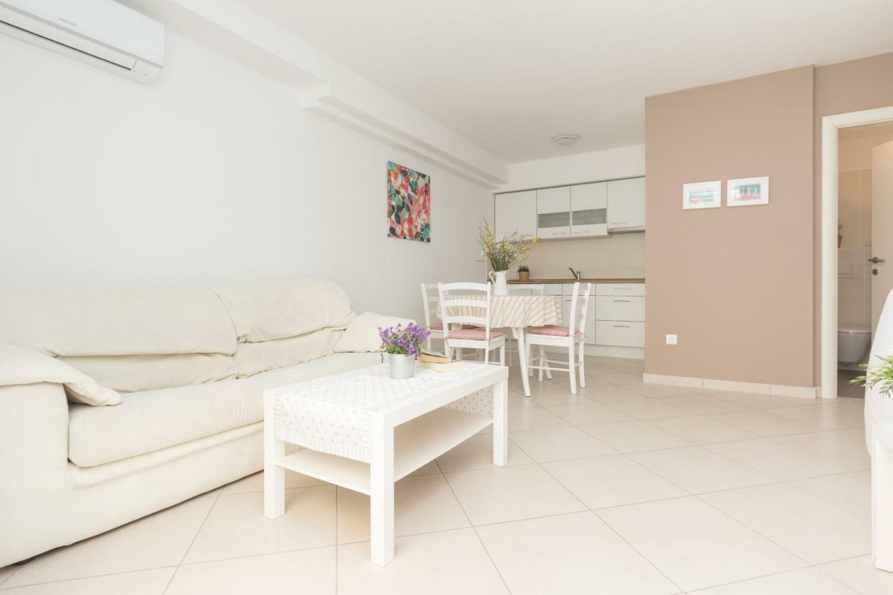 Alpeza Apartments Bol Dış mekan fotoğraf