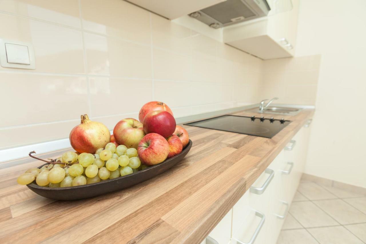 Alpeza Apartments Bol Dış mekan fotoğraf